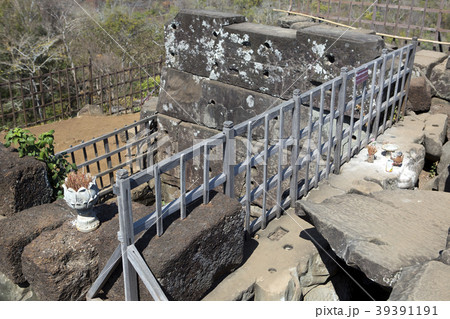 death pyramid Prasat Prang, at temple top, about d 39391191