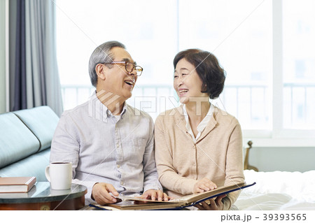 高齢者 老人 夫婦 39393565