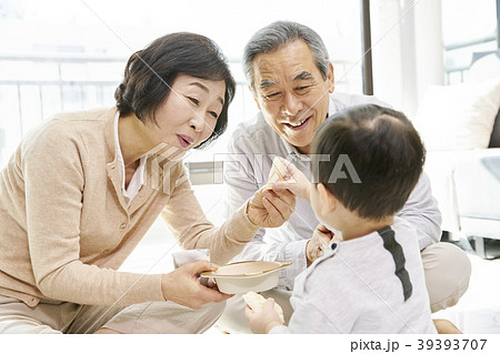 3 3 育児 39393707