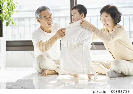 3 3 育児 39393758