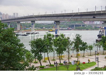 青衣海浜公園から地下鉄東涌線を見る 39396293