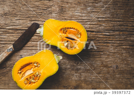 Butternut pumpkins 39397372