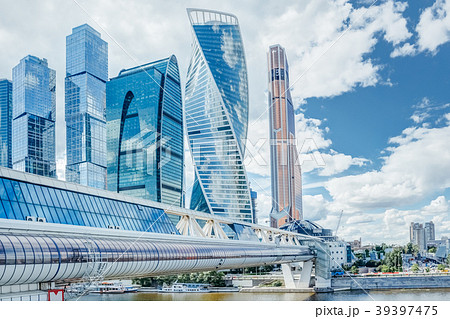 Moscow city business district with skyscrapers Moscow city business district with skyscrapers 39397475