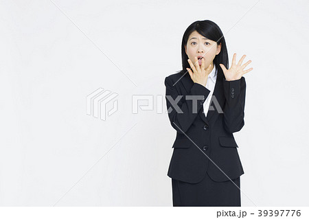 若いビジネスウーマン 若いビジネスウーマン 39397776
