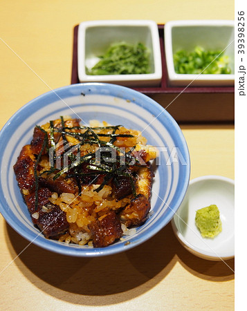 名古屋名物 「ひつまぶし」 名古屋名物 「ひつまぶし」 39398256