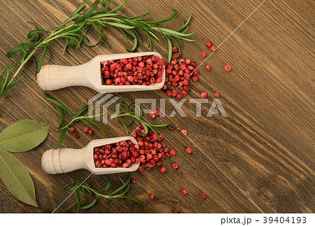 Pink Pepper or Red Pepper Corns 39404193