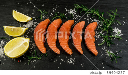 Sliced Salmon Fillet 39404227