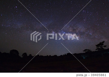 Starry night sky and milky way galaxy with stars  39405661