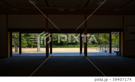 栗林公園 商工奨励館からの庭園の眺め 栗林公園 商工奨励館からの庭園の眺め 39407174