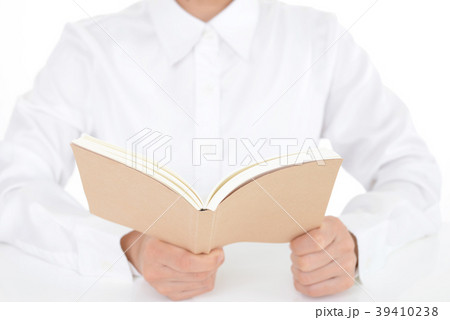 本を読む女性 本を読む女性 39410238