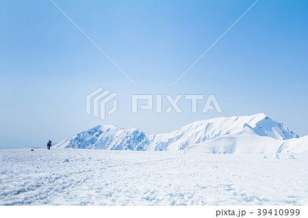 Tateyama Kurobe Alpine Route, the snow mountains Tateyama Kurobe Alpine Route, the snow mountains 39410999