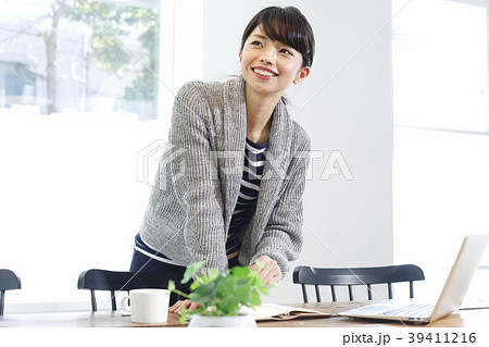 若い女性 若い女性 39411216