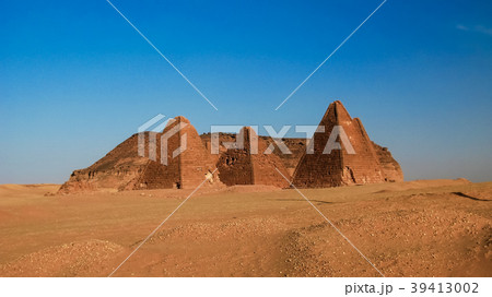 Jebel Barkal and Pyramids, Karima. Nubia, Sudan Jebel Barkal and Pyramids, Karima. Nubia, Sudan 39413002