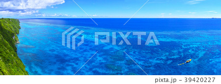 真夏の宮古島、三角点からの絶景（パノラマ） 39420227