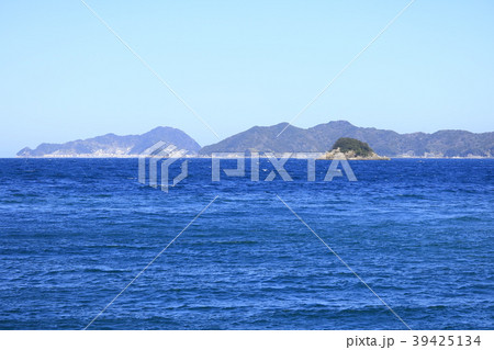 青い海と四浦半島 39425134