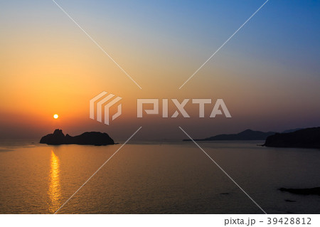 神楽島の夕陽　ながさきサンセットロード　【長崎県長崎市式見】 39428812