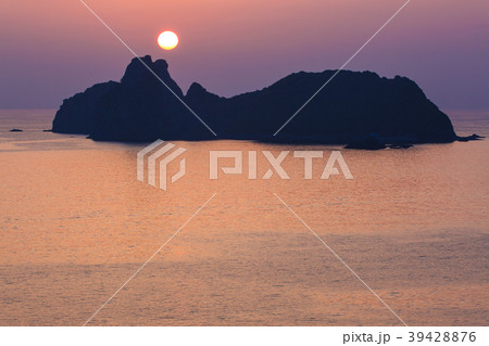 神楽島の夕陽　ながさきサンセットロード　【長崎県長崎市式見】 39428876