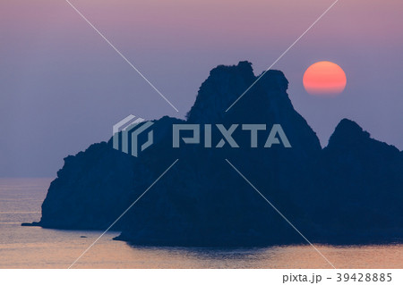 神楽島の夕陽 ながさきサンセットロード 【長崎県長崎市式見】 神楽島の夕陽 ながさきサンセットロード 【長崎県長崎市式見】 39428885