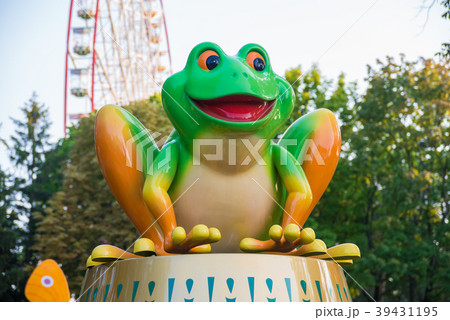 Frog in Park 39431195