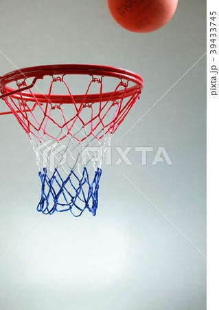 basketball ball hoop 39433745