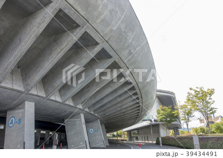 日本で唯一バンクの内側から観戦可能な「いわき平競輪場」臨場感のある新しい観戦スタイル 日本で唯一バンクの内側から観戦可能な「いわき平競輪場」臨場感のある新しい観戦スタイル 39434491