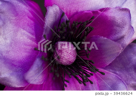 Coffee latte with milky foam and bubbles  39436624