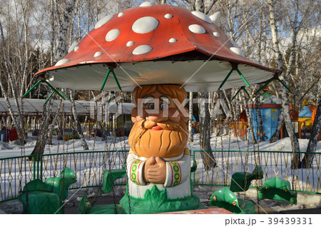 Merry-go-round in the form of mushroom of the old Merry-go-round in the form of mushroom of the old 39439331