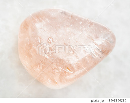 morganite (pink beryl) gemstone on white 39439332