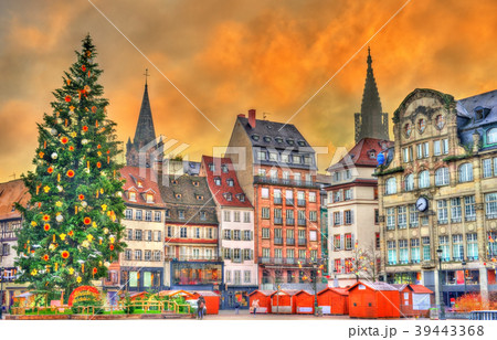 Christmas tree on Place Kleber in Strasbourg 39443368