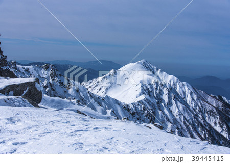 宝剣岳から中央アルプス檜尾岳方面尾根 39445415