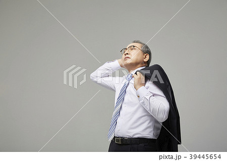 ビジネスマン 高齢者 老人 39445654