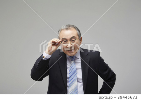 高齢者 老人 男 39445673