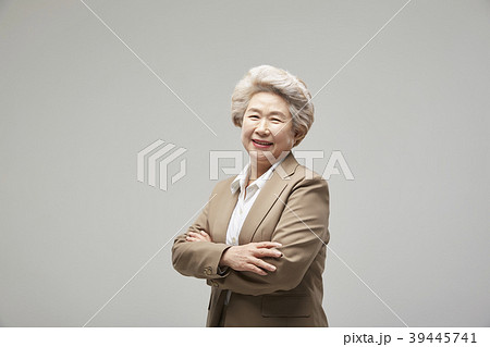 高齢者 老人 女性 39445741