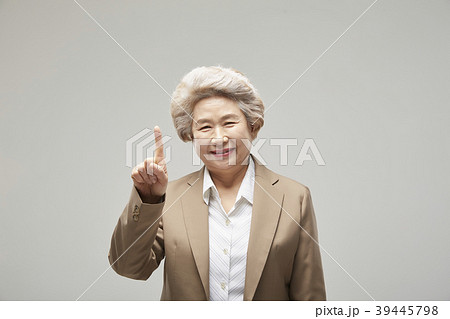 高齢者 老人 女性 39445798
