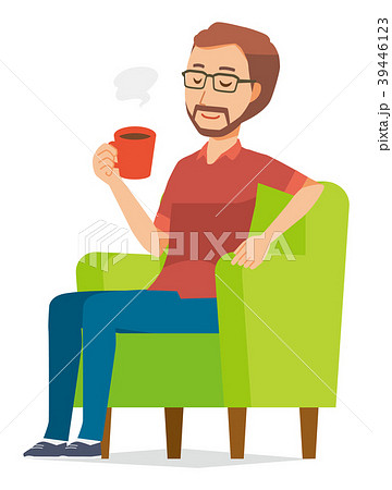 メガネをかけて髭を生やした男性がソファーに座ってコーヒーを飲んでいるのイラスト素材 39446123 Pixta