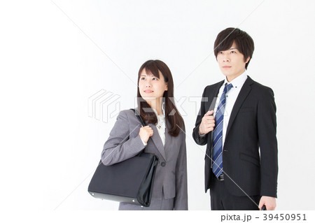 ビジネスパーソン　男女2人 39450951
