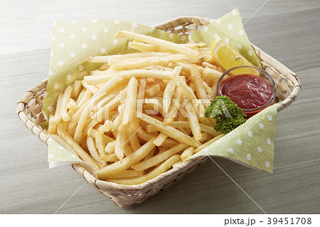 フライドポテト(シューストリング) French fries フライドポテト(シューストリング) French fries 39451708
