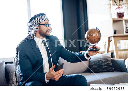 Arab businessman  39452933