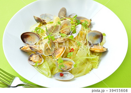 春キャベツとアサリとアンチョビのパスタ スパゲティ イタリアン料理 の写真素材 39455608 Pixta