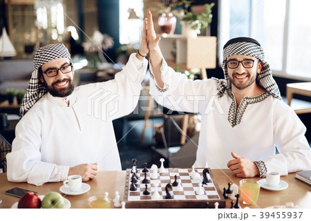 Two arab businessmen  39455937