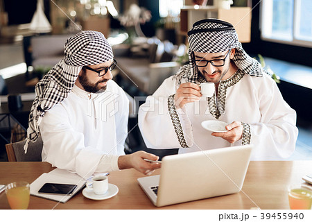 Two arab businessmen Two arab businessmen 39455940