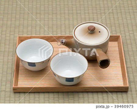 急須と湯飲み 急須と湯飲み 39460975