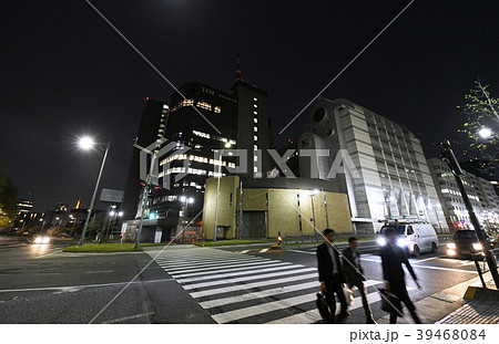 日本の東京都市景観　半蔵門（夜景） 39468084
