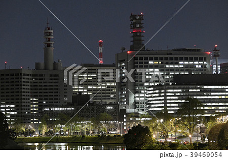 日本の東京都市景観　霞が関の官庁街方向を望む（夜景） 39469054