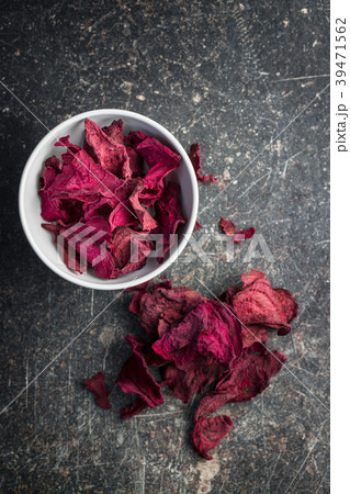 Dried beetroot chips. Dried beetroot chips. 39471562