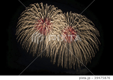 花火 尺玉の打ち上げ 秩父夜祭花火大会 花火 尺玉の打ち上げ 秩父夜祭花火大会 39475876
