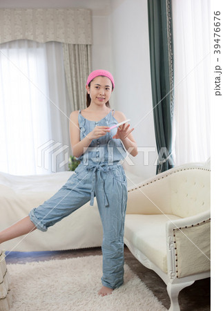 休日の女性 休日の女性 39476676
