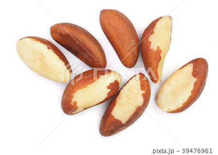 Brazil nuts isolated on white background closeup Brazil nuts isolated on white background closeup 39476961