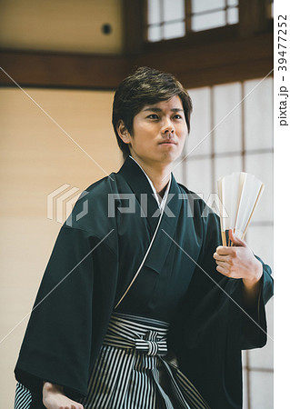 Montsuki-hakama 39477252