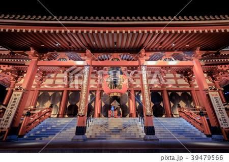 浅草　夜の浅草寺本堂 39479566